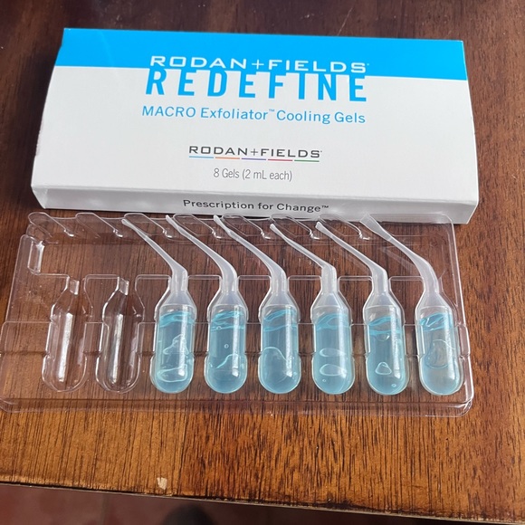 Rodan+Fields REDFINE Macro Exfoliator - Picture 7 of 7